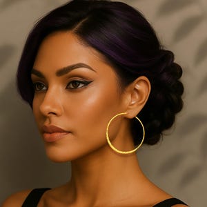 Brincos clássicos grandes de ouro martelado, argolas grandes leves de vermeil, argolas de ouro marcantes