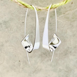Handgemachte Sterling Silber Baumeln Hoop Ohrringe Elegante Statement Ohrringe Moderne Creolen für Frauen
