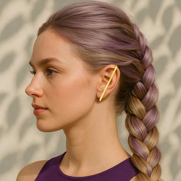 Aretes largos de barra dorada con diseño escultural y estilo brazalete, aretes perforados con estilo brazalete, aretes llamativos dorados, aretes elegantes de oro.