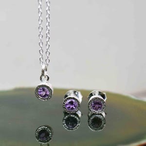 Amethyst Februar Birthstone Schmuck-Set Sterling Silber Zierliche Edelstein Halskette und Ohrringe Set