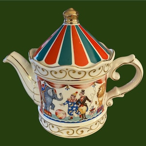 Vintage Sadler Circus theme Tea Pot: Edwardian Style, Gold Detail