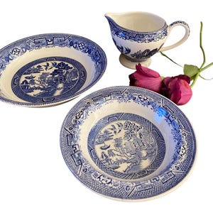 Vintage Washington Old Willow Jug and Bowls: Blue Willow Transferware