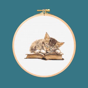 Kitten Sleeping, Cat Cross Stitch Pattern. Downloadable Digital PDF Design.