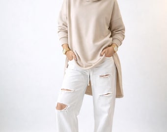 Oversized "ria" sweatshirt with a large hooded collar, long in the back