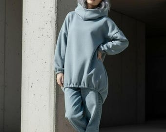Oversized "ama" sweatshirt with large hooded collar