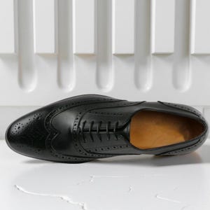 Men's Black Oxford Wingtip Brogue Shoes Handmade Leather Wedding Business Formal Dress Footwear image 1