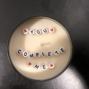 Vela com mensagem oculta | Velas com mensagem secreta | Vela com mensagem | Velas com letras | Vela com cera de soja perfumada feita à mão | Velas personalizadas