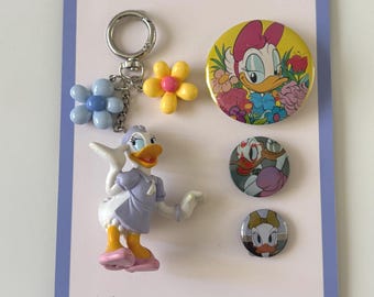 Daisy Duck Curated Bag Accessory Set! Bag charm + 3 buttons