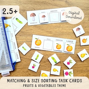 Könnte beinhalten: Lehrreiche Zuordnungs- und Größensortier-Aufgabenkarten mit Obst und Gemüse. Die Karten enthalten Illustrationen von Pilzen, Orangen, Gurken, Birnen und Radieschen. Der Text "Digital Download" ist sichtbar.