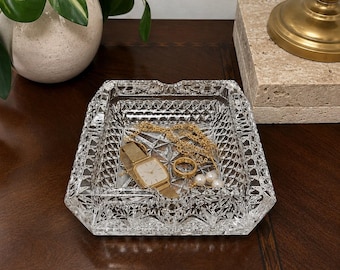Cenicero vintage de cristal de plomo con forma de estrella, ideal para guardar objetos pequeños o como bandeja para baratijas, al estilo Hollywood Regency.