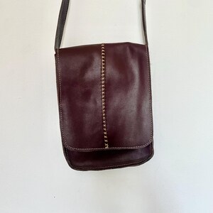 Bolso bandolera de cuero etíope vintage hecho a mano, bolso de hombro tradicional, bolso de libros hecho a mano, bolso unisex ajustable cosido a mano