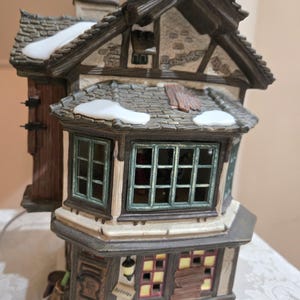 Dept 56 Dickens Village Series || Ebenezer&#39;s Brownstone