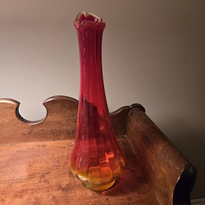 LE Smith Amberina Glass Vase