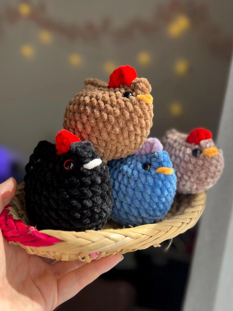 Virkade kycklingar inspirerade av Stardew Valley – Handgjorda spelplyschdjur | Present till videospelsfans | Amigurumi-kycklingplyschdjur bild 6