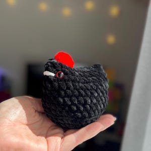 Virkade kycklingar inspirerade av Stardew Valley – Handgjorda spelplyschdjur | Present till videospelsfans | Amigurumi-kycklingplyschdjur bild 3