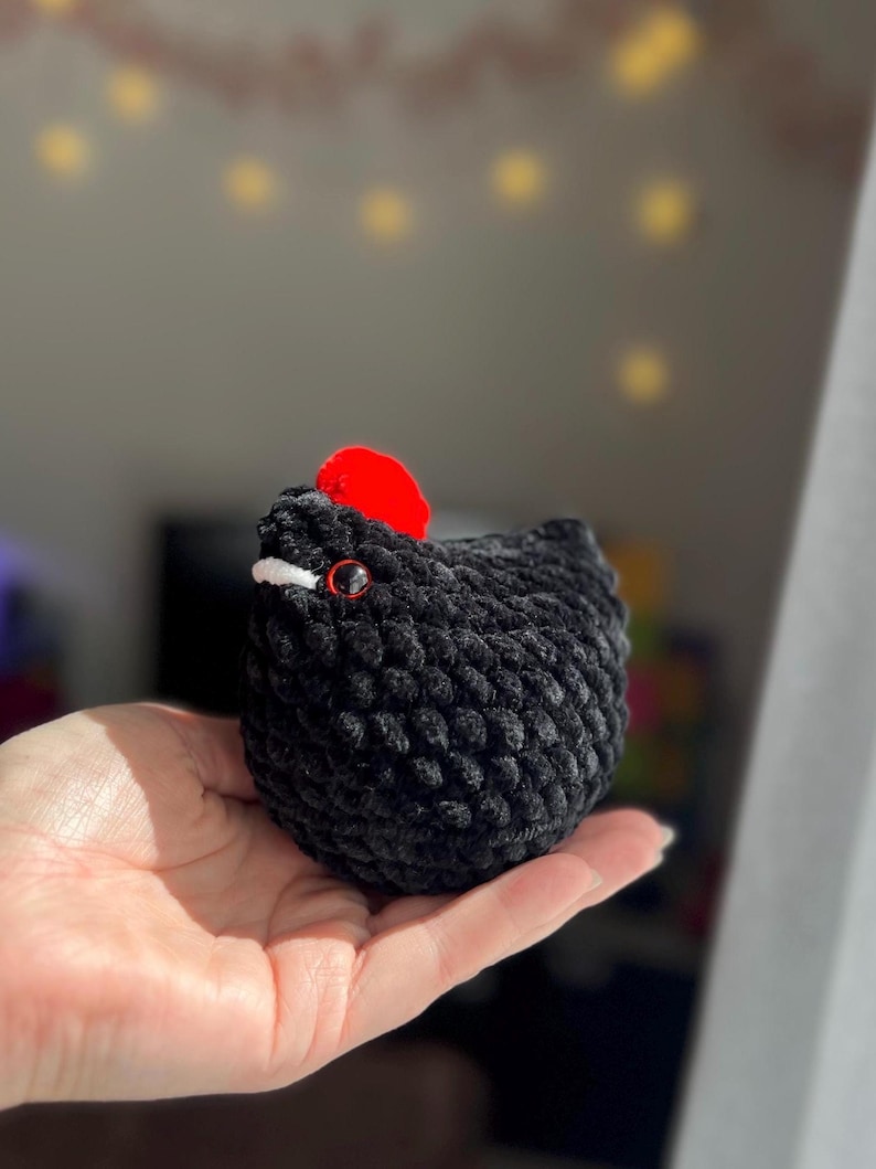 Virkade kycklingar inspirerade av Stardew Valley – Handgjorda spelplyschdjur | Present till videospelsfans | Amigurumi-kycklingplyschdjur bild 3