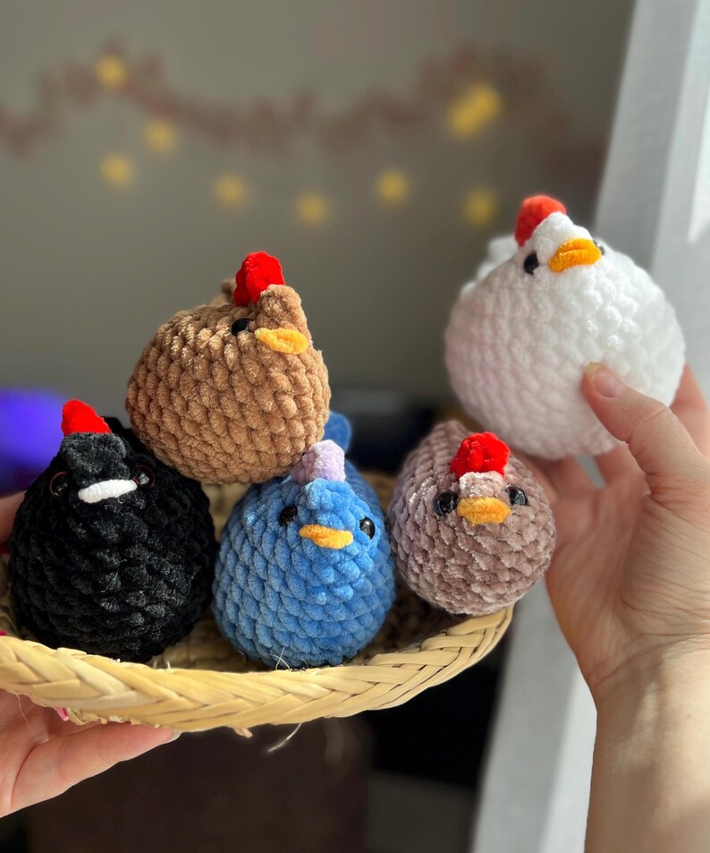 Virkade kycklingar inspirerade av Stardew Valley – Handgjorda spelplyschdjur | Present till videospelsfans | Amigurumi-kycklingplyschdjur bild 2