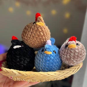 Virkade kycklingar inspirerade av Stardew Valley – Handgjorda spelplyschdjur | Present till videospelsfans | Amigurumi-kycklingplyschdjur bild 7