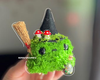 Frog Crochet Amigurumi - Magical Creation Crochet Plushie - Spooky Halloween Plush - Forest Witch Frog Gift Idea - Mossy Frog