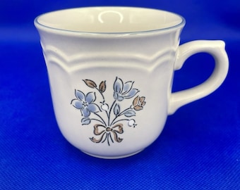 Taza de café o té de cerámica Cordella de época con estampado floral azul, Japón