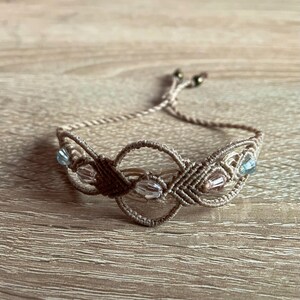 Makramé Transparent Armband | Ljust armband med akrylpärlor | Handgjort