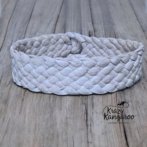 Flat 8 plait Braided Button Loop Kangaroo Leather Bracelet Light Gray