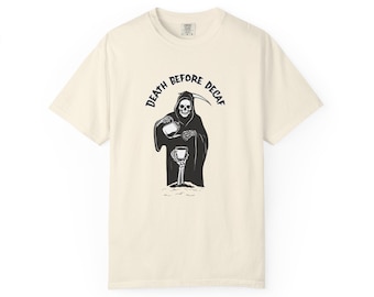 Döden före koffeinfritt unisex-t-shirt, kuslig rolig mörk humor-t-shirt för Halloween, plaggfärgad skjorta