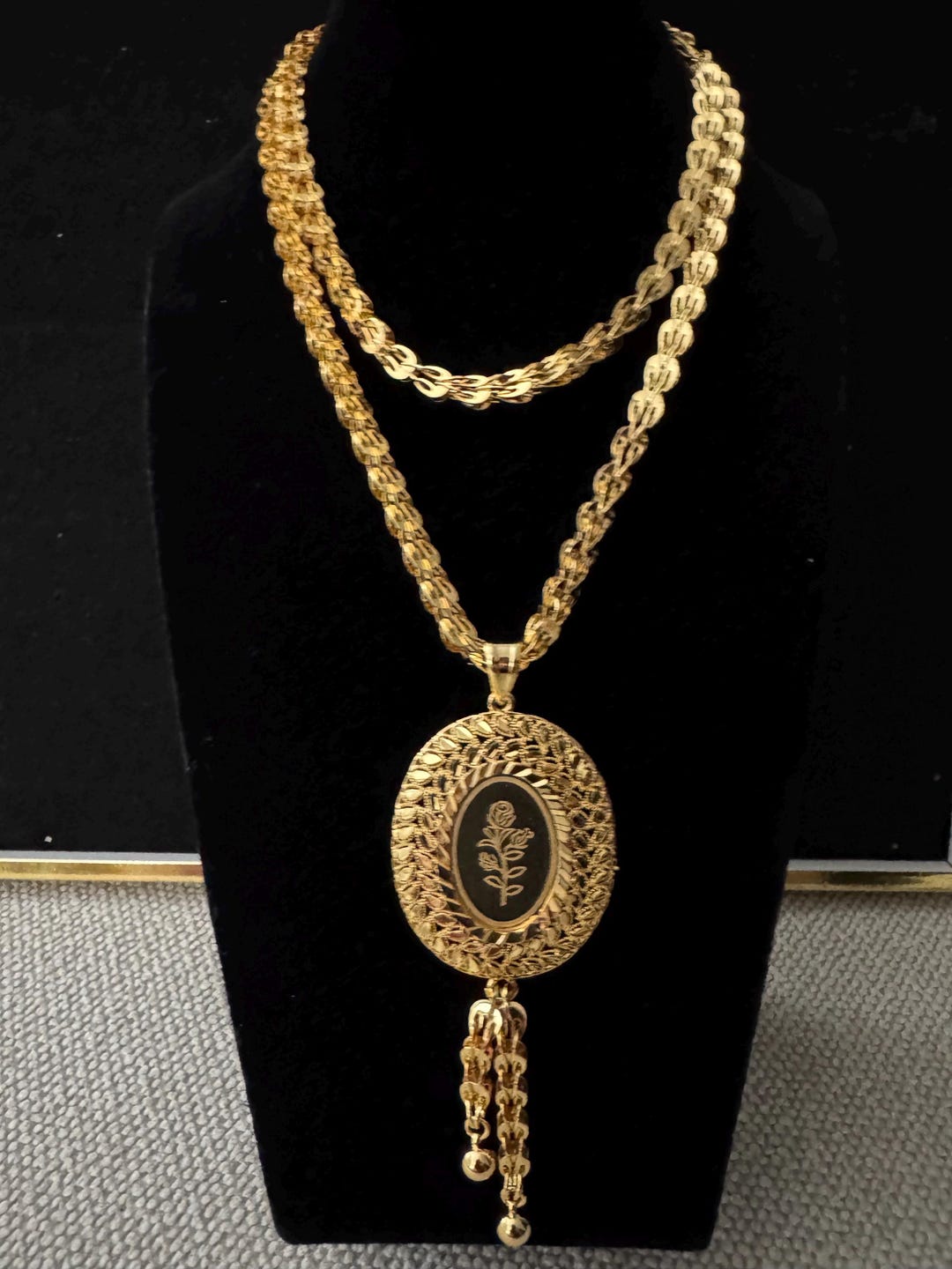 Middle Eastern Gold 22k Gold-plated Rose Necklace: Middle Eastern Rose Pendant, Dubai ...