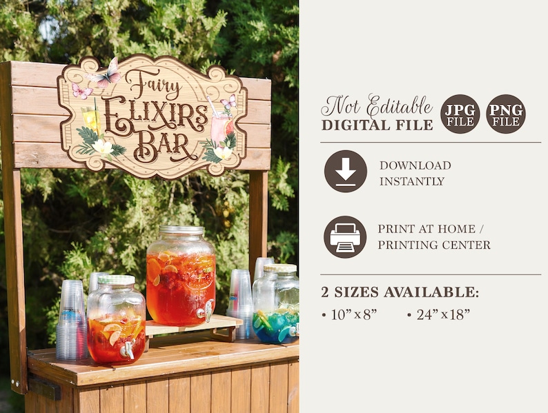 K&ouml;nnte beinhalten: Ein digitaler druckbarer Schild f&uuml;r eine Feen-Elixier-Bar. Das Schild ist braun mit einem wei&szlig;en Rahmen und zeigt ein fantasievolles Design mit Schmetterlingen, Blumen und dem Text "Fairy Elixirs Bar". Das Schild ist in zwei Gr&ouml;&szlig;en erh&auml;ltlich: 25,4 cm x 20,3 cm und 61 cm x 45,7 cm.