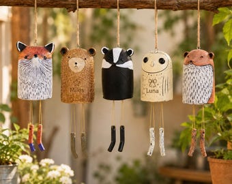 Campanelli a vento personalizzati in resina a forma di animale per compleanno, decorazioni rustiche personalizzate a forma di animale da appendere, ornamenti da giardino boho fatti a mano, regalo inciso per lei