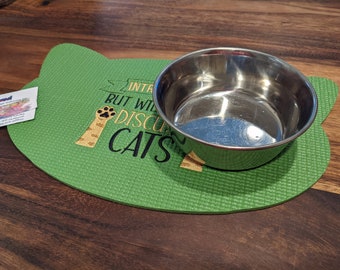 Kitty Dining Mat - Introverted But Willing to Discuss Cats (Green)