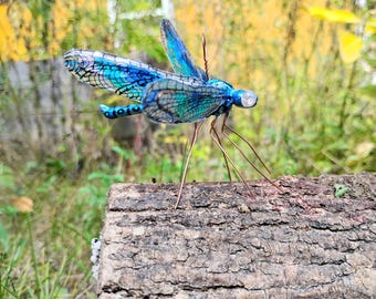 ガラスの目が付いた虹彩色の黒いイトトンボ/トンボのオーナメント