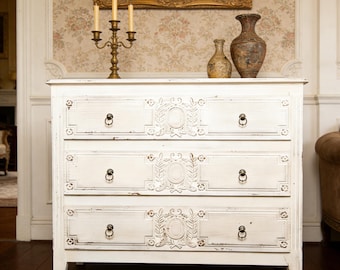 Antique Finish Three Drawer Storage Cabinet Hand Carved Beige Wood Cabinet Floral Decoration Storage Furniture Home Decoration
