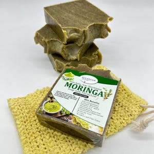 Sapone di MORINGA con foglie di timo, anti-età, acne e irritazioni cutanee