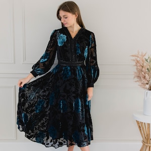 Women’s FLOWER MIDI Belt DRESS, Black and Blue Floral Design Long Sleeve V Neck Stylish Midi Dress for Her