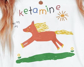 Grappig shirt ketamine paard, shirt ketamine, shirt ketamine paard kind tekening, regenboog ketamine, shirt ketamine meme, sweater, hoodie
