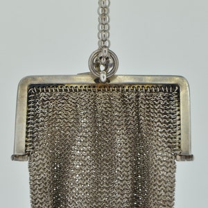 Colgante de bolso con cadena de malla doble de plata de estilo victoriano francés.