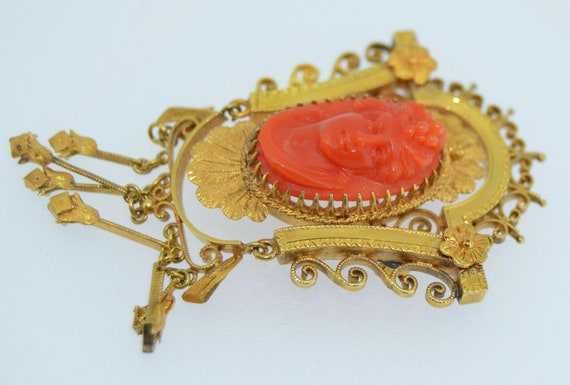 18K Victorian Etruscan Revival Coral Cameo Brooch - image 9