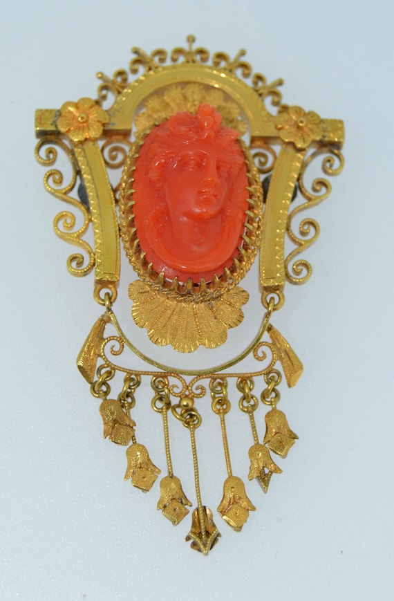 18K Victorian Etruscan Revival Coral Cameo Brooch - image 2