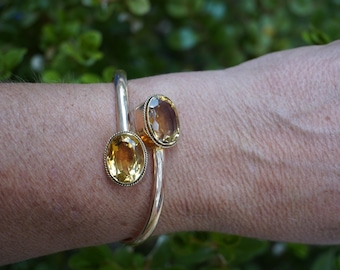 Pulsera envolvente de citrino de 18 quilates