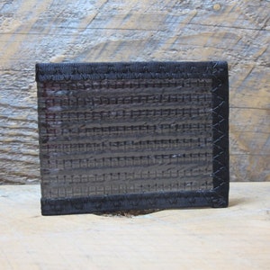 Cartera minimalista de identificación plegable de fibra de carbono - Fabricada en EE. UU. - Vegana - Negra