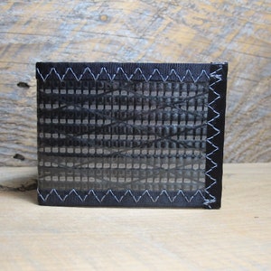Cartera minimalista plegable de fibra de carbono con RFID - Fabricada en EE. UU. - Vegana - Negra/Gris