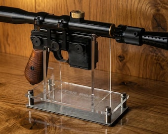 STAR WARS　ハン・ソロ　ブラスター　DL-44　レプリカ　台座付き Amazon.com: Han Solo DL-44 Blaster with Stand - Prop Cosplay