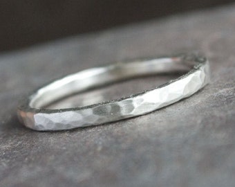 Bague en argent sterling martelé au fini mat brossé - KALA