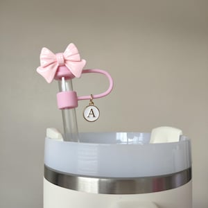 Sugrörstoppare med rosett, personligt 10 mm sugrörsskydd, dammskydd för 40oz 30oz tumbler, personlig initialberlock i silikon, tillbehör