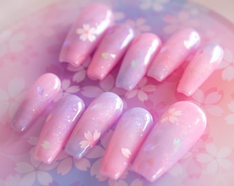Unghie finte Hanami / Nail art floreale con petali di ciliegio Sakura e manicure in gel pressato sfumato rosa-viola