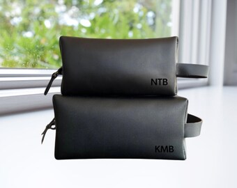 Custom Leather Dopp Kit: Personalized Travel Toiletry Bag