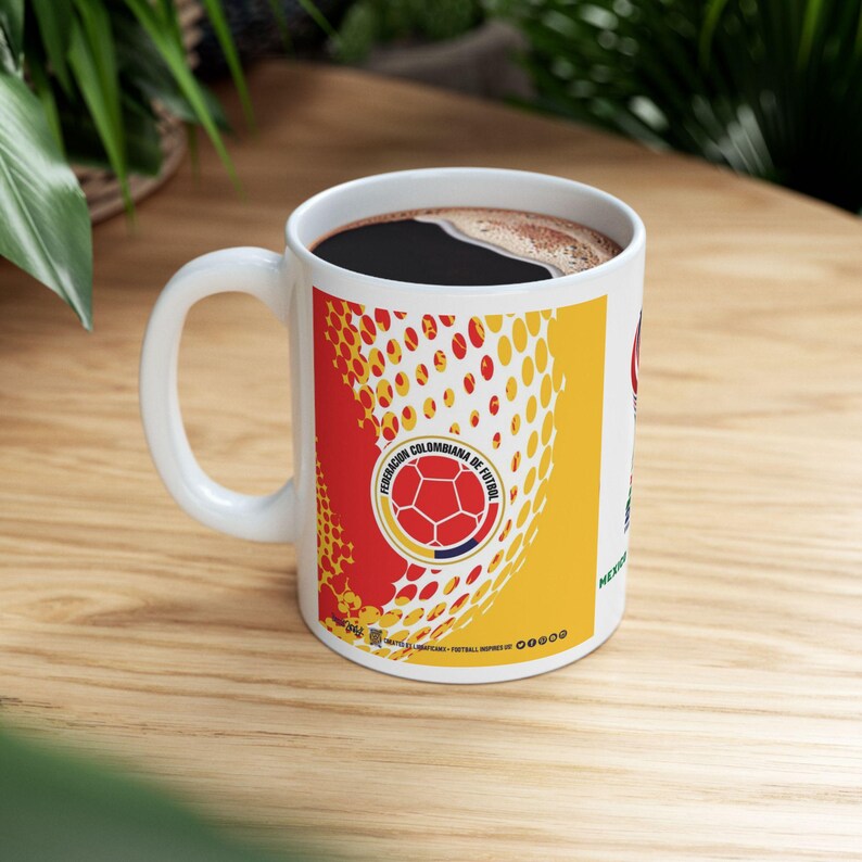 Taza de Café La Tricolor Colombia 2026, Regalo Colombiano, Copa Mundial 2026 Fan Gift, Taza Deportiva de Fútbol Colombia, Soccer Lovers Mug image 4