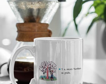 Sarcastic Latina Mug: "No Es El Cafe, Es Mi Personalidad" - 11oz/15oz