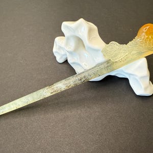 Handmade Natural Xiuyan Jade Bird Hairpin - Lucky Golden Head Bird Hair Stick, Whimsical Hand-Carved Hair Accessory with Black Beak